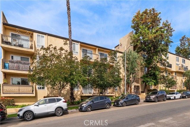 5257 Radford Ave 101, Valley Village, CA 91607