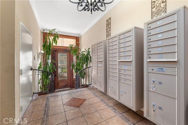 5257 Radford Ave 101, Valley Village, CA 91607