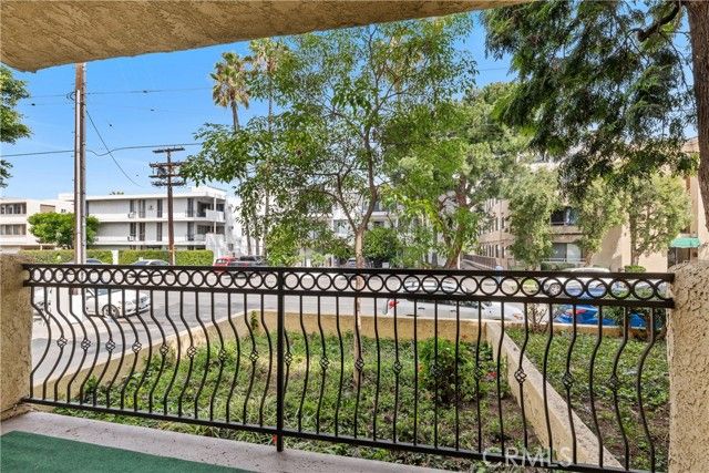 5257 Radford Ave 101, Valley Village, CA 91607