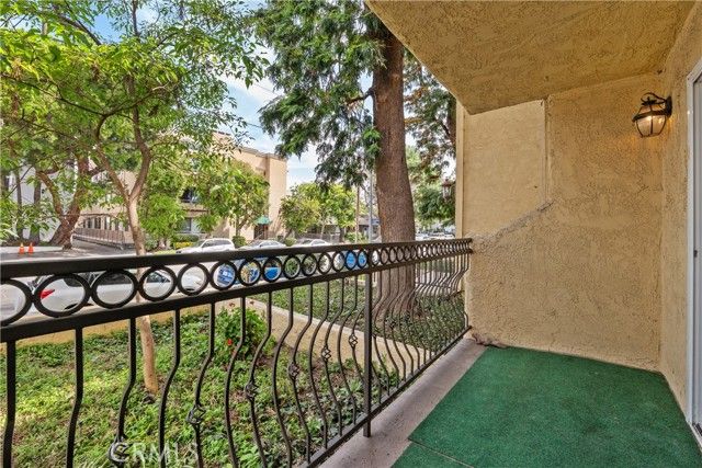 5257 Radford Ave 101, Valley Village, CA 91607