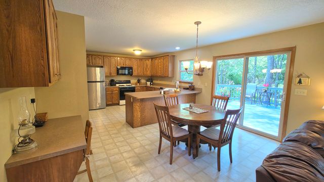1606 E 5th Street, Coal Valley, IL 61240