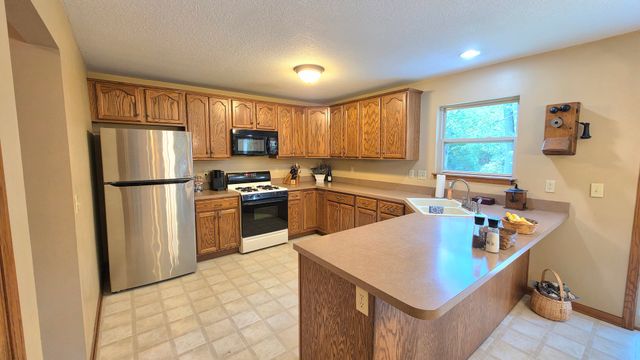 1606 E 5th Street, Coal Valley, IL 61240