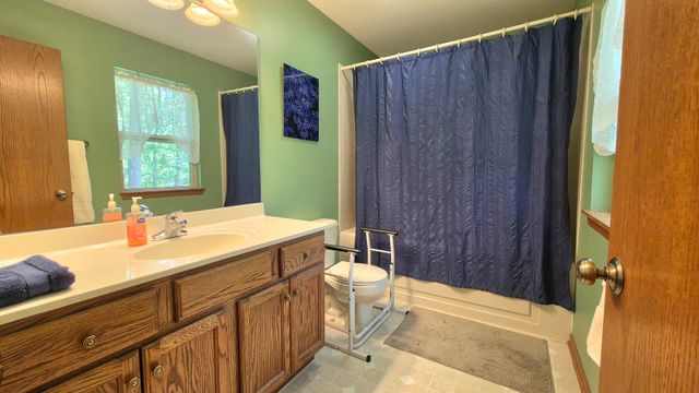 1606 E 5th Street, Coal Valley, IL 61240