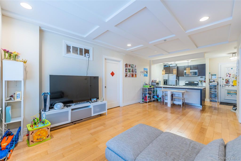 64-05 Yellowstone Boulevard #519, Forest Hills, NY 11375 — photo 3
