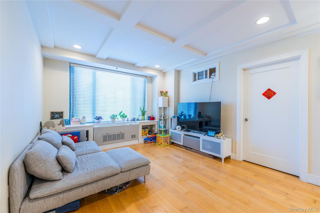 64-05 Yellowstone Boulevard #519, Forest Hills, NY 11375 — photo 5