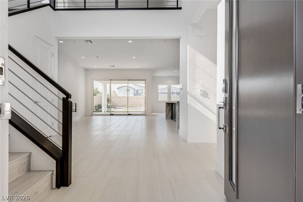 10226 Pleasant Knoll Avenue, Las Vegas, NV 89166 — photo 3