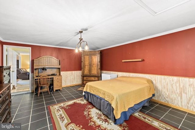 8 POND CIR, Fredericksburg, VA 22407