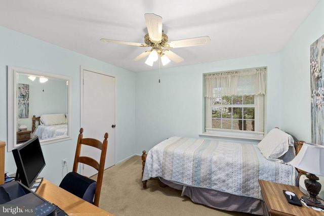 8 POND CIR, Fredericksburg, VA 22407