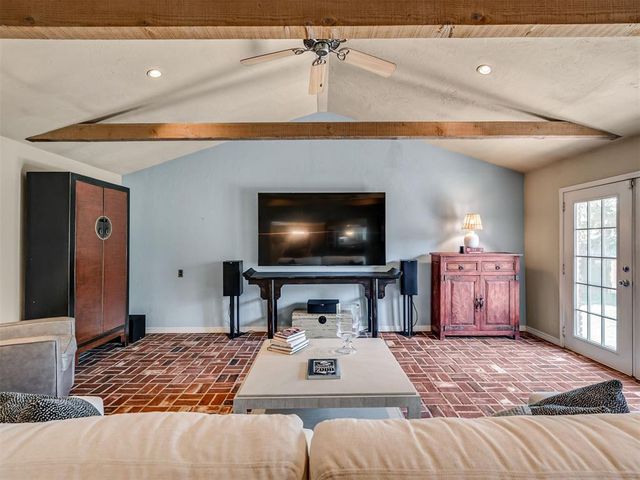 2725 Warwick Drive, Oklahoma City, OK 73116
