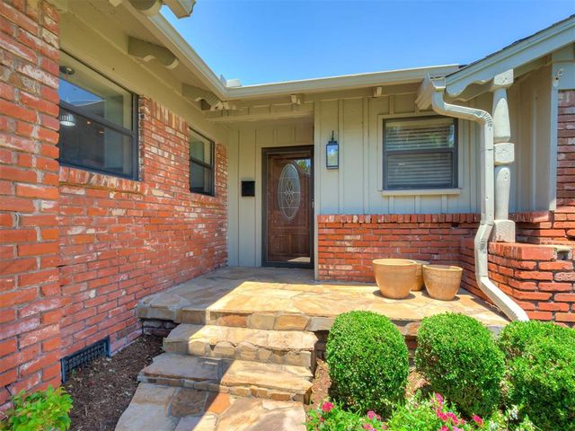 2725 Warwick Drive, Oklahoma City, OK 73116