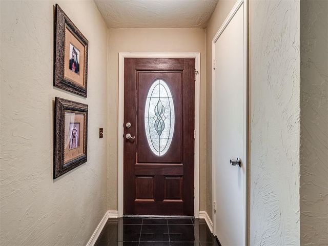 2725 Warwick Drive, Oklahoma City, OK 73116