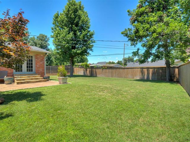2725 Warwick Drive, Oklahoma City, OK 73116