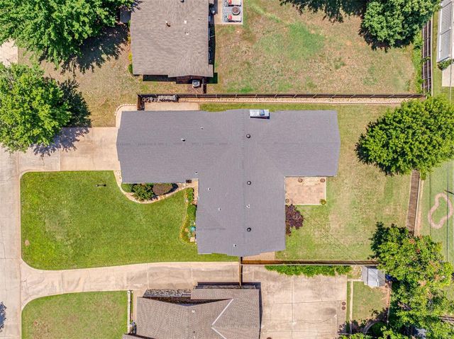 2725 Warwick Drive, Oklahoma City, OK 73116