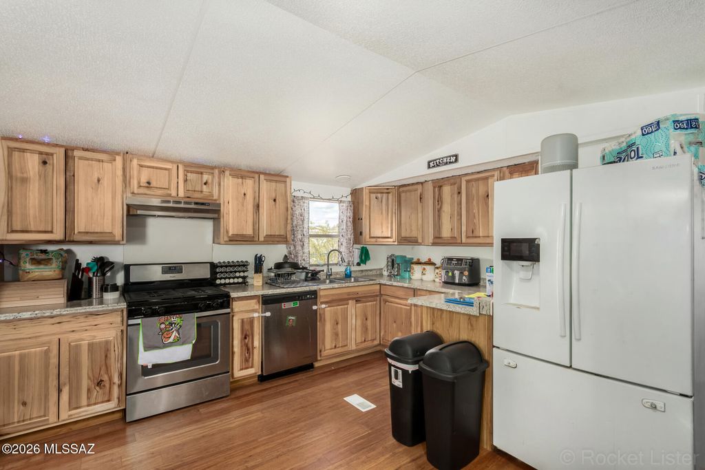 2120 N Halo Drive, Tucson, AZ 85743