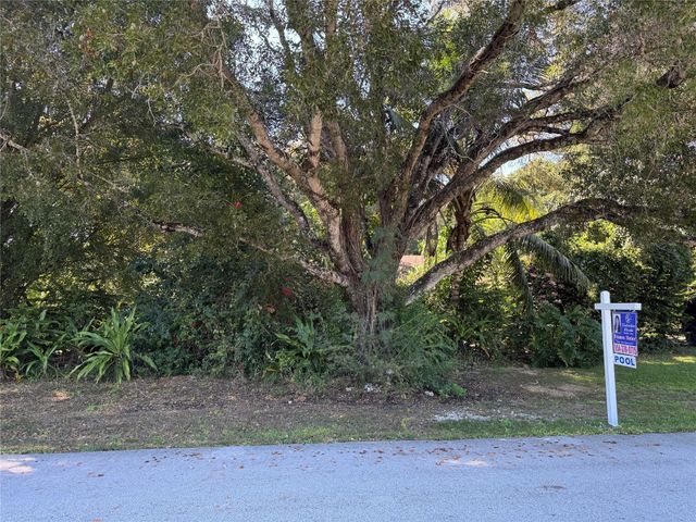 5911 SW 196th Lane, Southwest Ranches, FL 33332