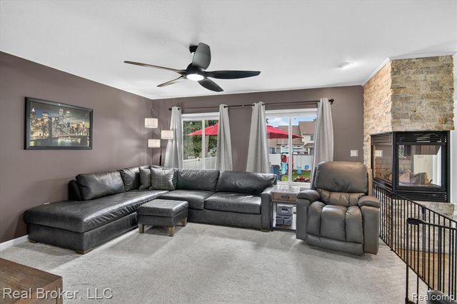 15156 Oak Valley Lane, Monroe, MI 48161