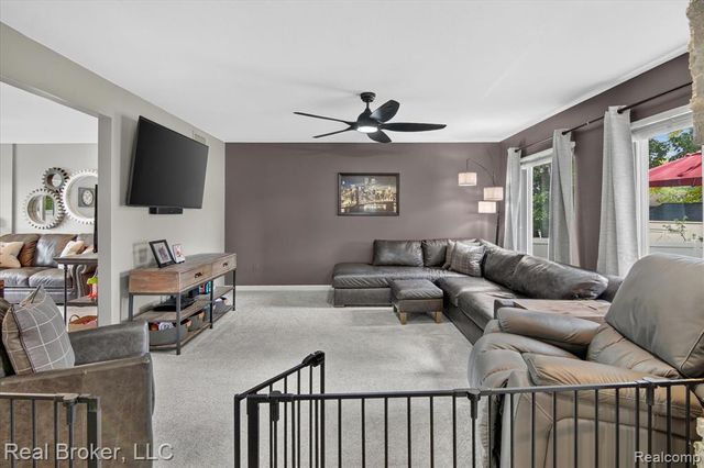 15156 Oak Valley Lane, Monroe, MI 48161