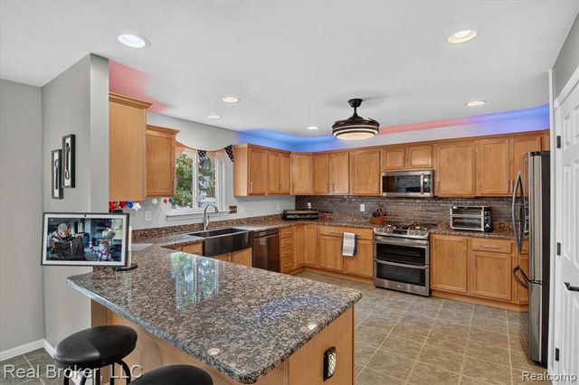 15156 Oak Valley Lane, Monroe, MI 48161