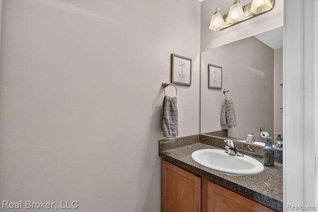15156 Oak Valley Lane, Monroe, MI 48161
