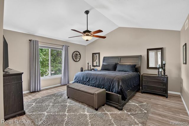 15156 Oak Valley Lane, Monroe, MI 48161