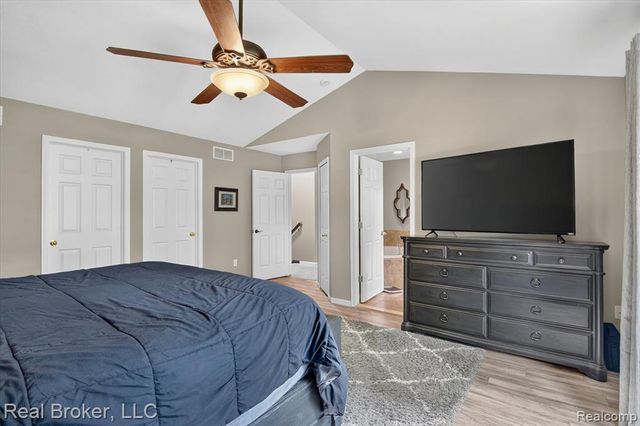 15156 Oak Valley Lane, Monroe, MI 48161