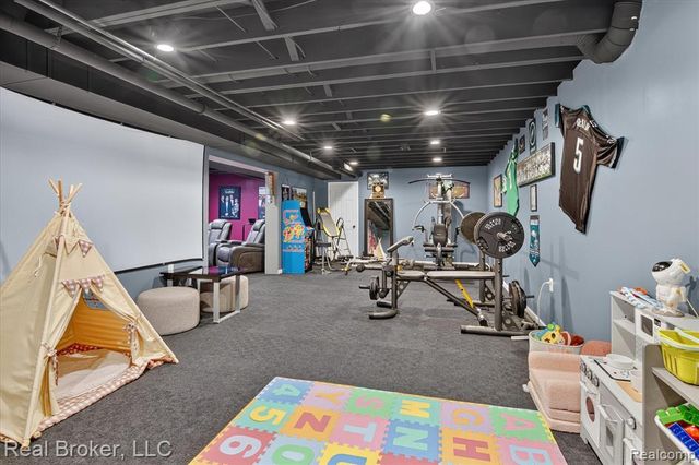15156 Oak Valley Lane, Monroe, MI 48161