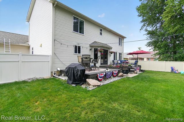 15156 Oak Valley Lane, Monroe, MI 48161