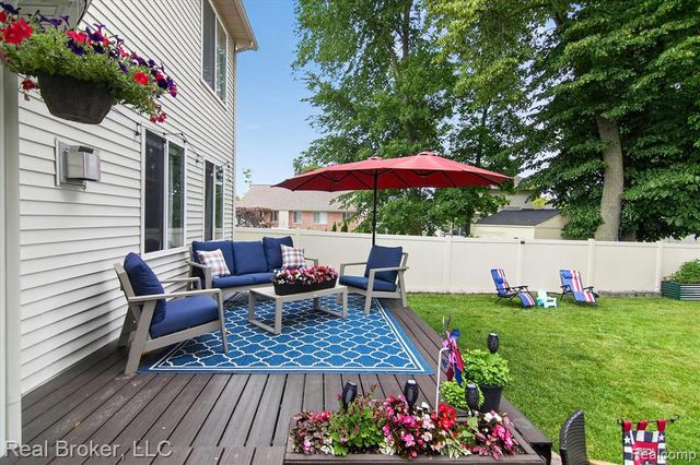 15156 Oak Valley Lane, Monroe, MI 48161