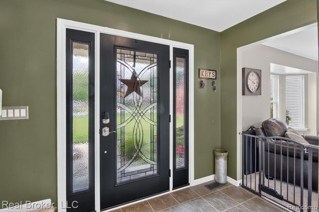15156 Oak Valley Lane, Monroe, MI 48161
