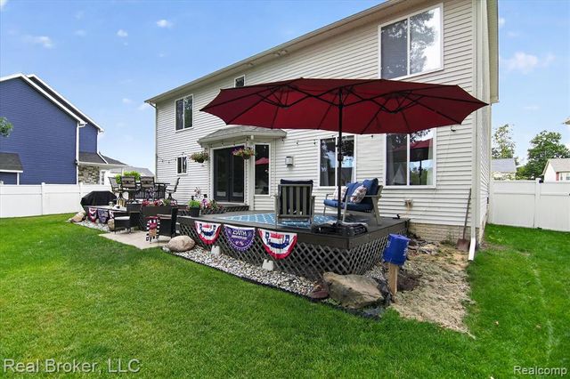 15156 Oak Valley Lane, Monroe, MI 48161
