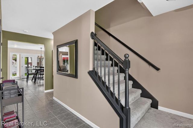 15156 Oak Valley Lane, Monroe, MI 48161