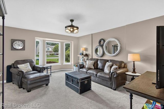 15156 Oak Valley Lane, Monroe, MI 48161