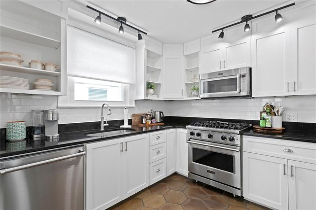 1140 OAK STREET NE, St Petersburg, FL 33701