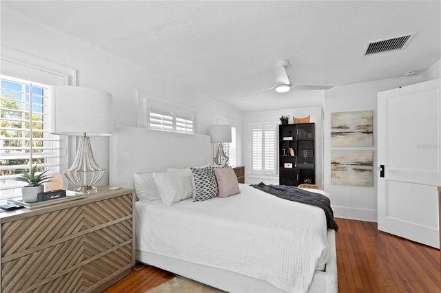 1140 OAK STREET NE, St Petersburg, FL 33701