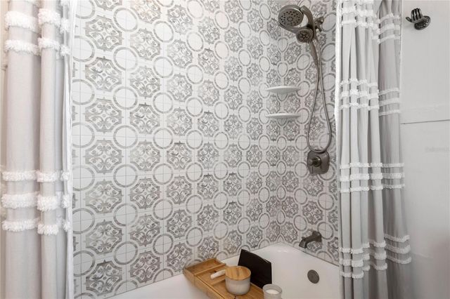 1140 OAK STREET NE, St Petersburg, FL 33701