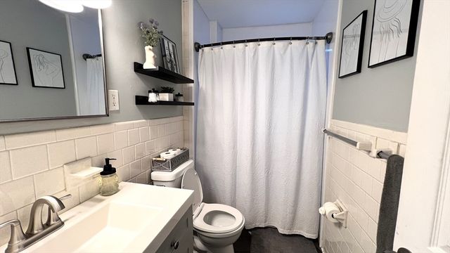 123 Waterston Ave 1, Quincy, MA 02170