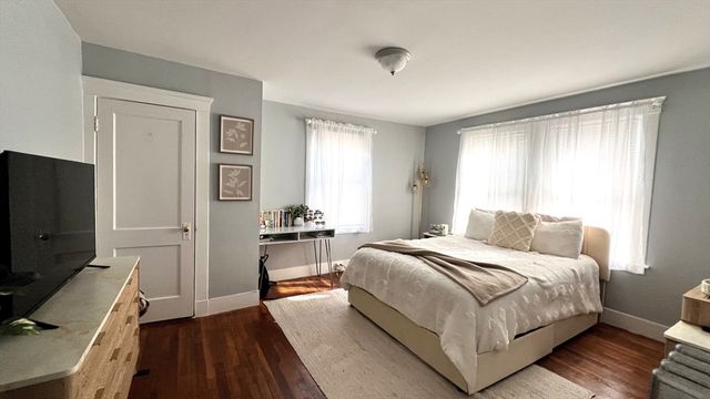 123 Waterston Ave 1, Quincy, MA 02170