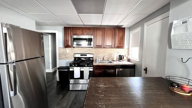 123 Waterston Ave 1, Quincy, MA 02170