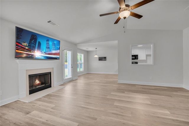 222 Rollingwood Drive, Hull, GA 30646