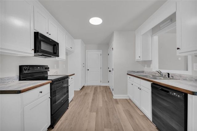222 Rollingwood Drive, Hull, GA 30646