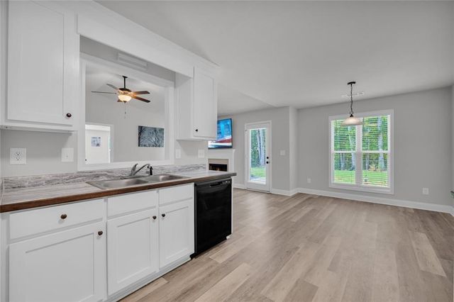 222 Rollingwood Drive, Hull, GA 30646
