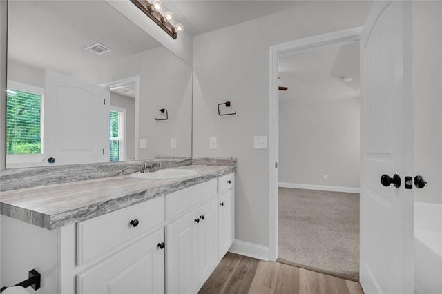 222 Rollingwood Drive, Hull, GA 30646