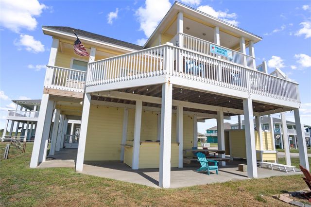 961 Hamilton Drive, Crystal Beach, TX 77650