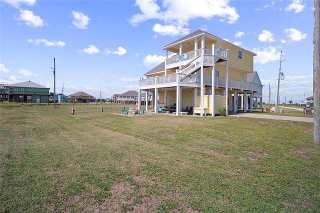 961 Hamilton Drive, Crystal Beach, TX 77650