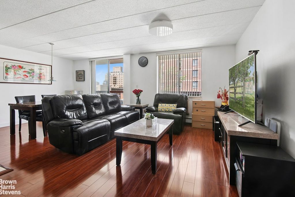 13624 Maple Ave Apt 3D, New York City, NY 11355