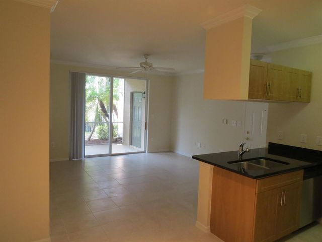6492 Emerald Dunes Drive 203, West Palm Beach, FL 33411