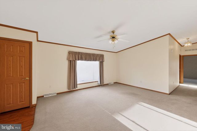 405 VILLAGE WAY, Royersford, PA 19468