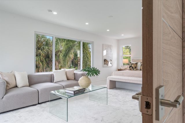 440 NW 11TH Avenue, Boca Raton, FL 33486