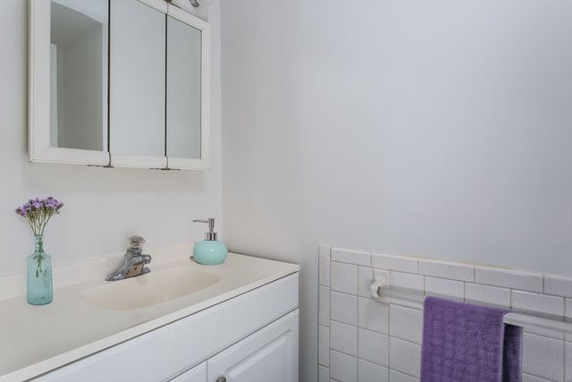 60 Greentree Lane 38, Weymouth, MA 02190