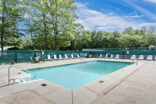 60 Greentree Lane 38, Weymouth, MA 02190